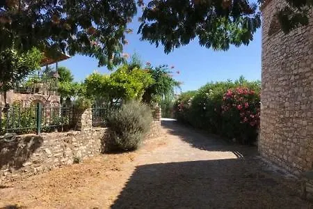 Holiday home Fotini's Stonehouse Khomateron
