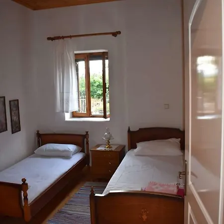 Ferienhaus Fotini's Stonehouse *