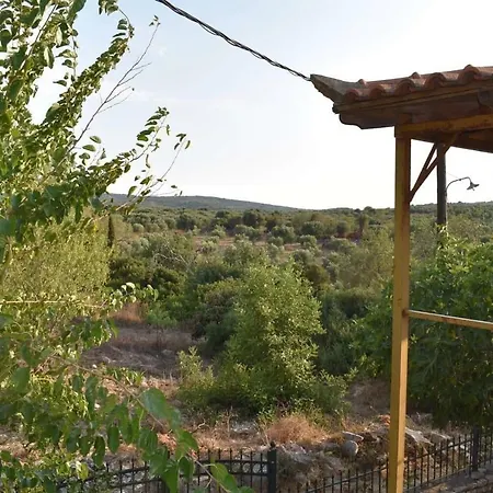 Holiday home Fotini's Stonehouse Khomateron