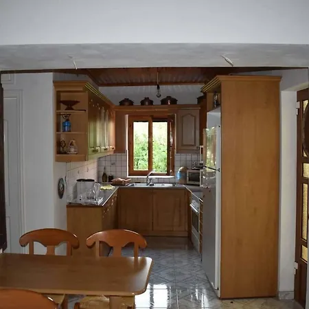 Holiday home Fotini's Stonehouse Khomateron
